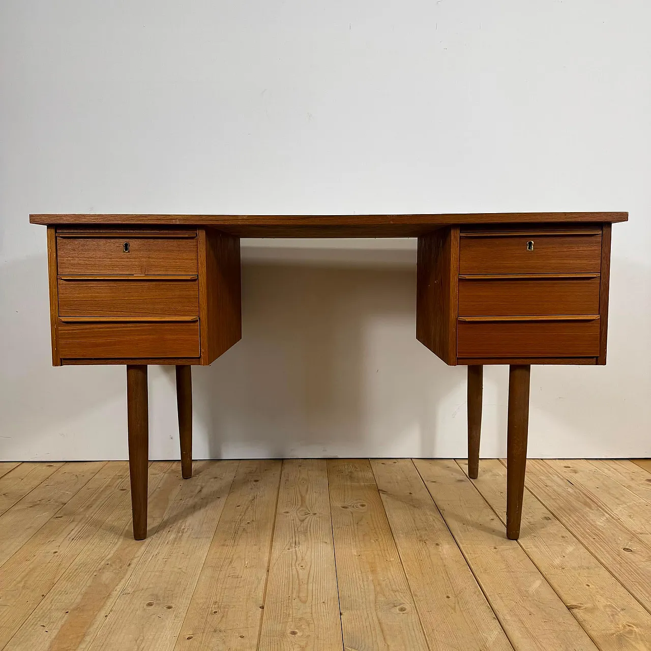Scrittoio danese in teak, anni ’60 5
