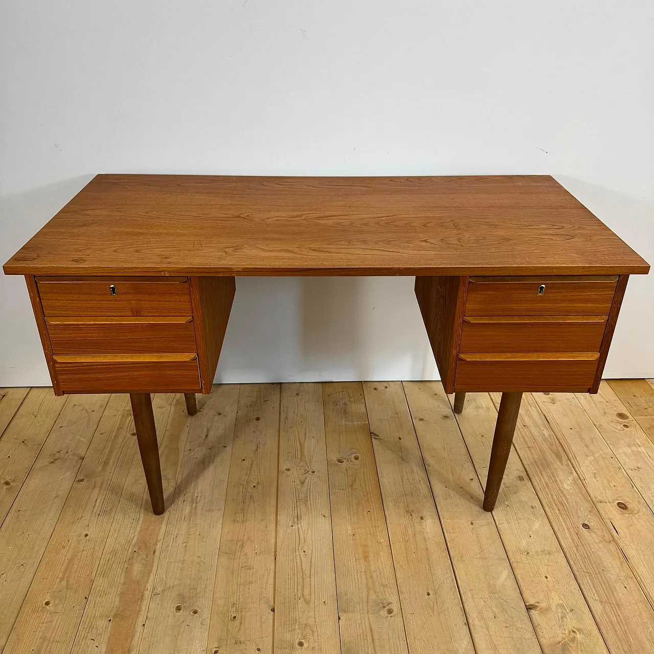 Scrittoio danese in teak, anni ’60 6