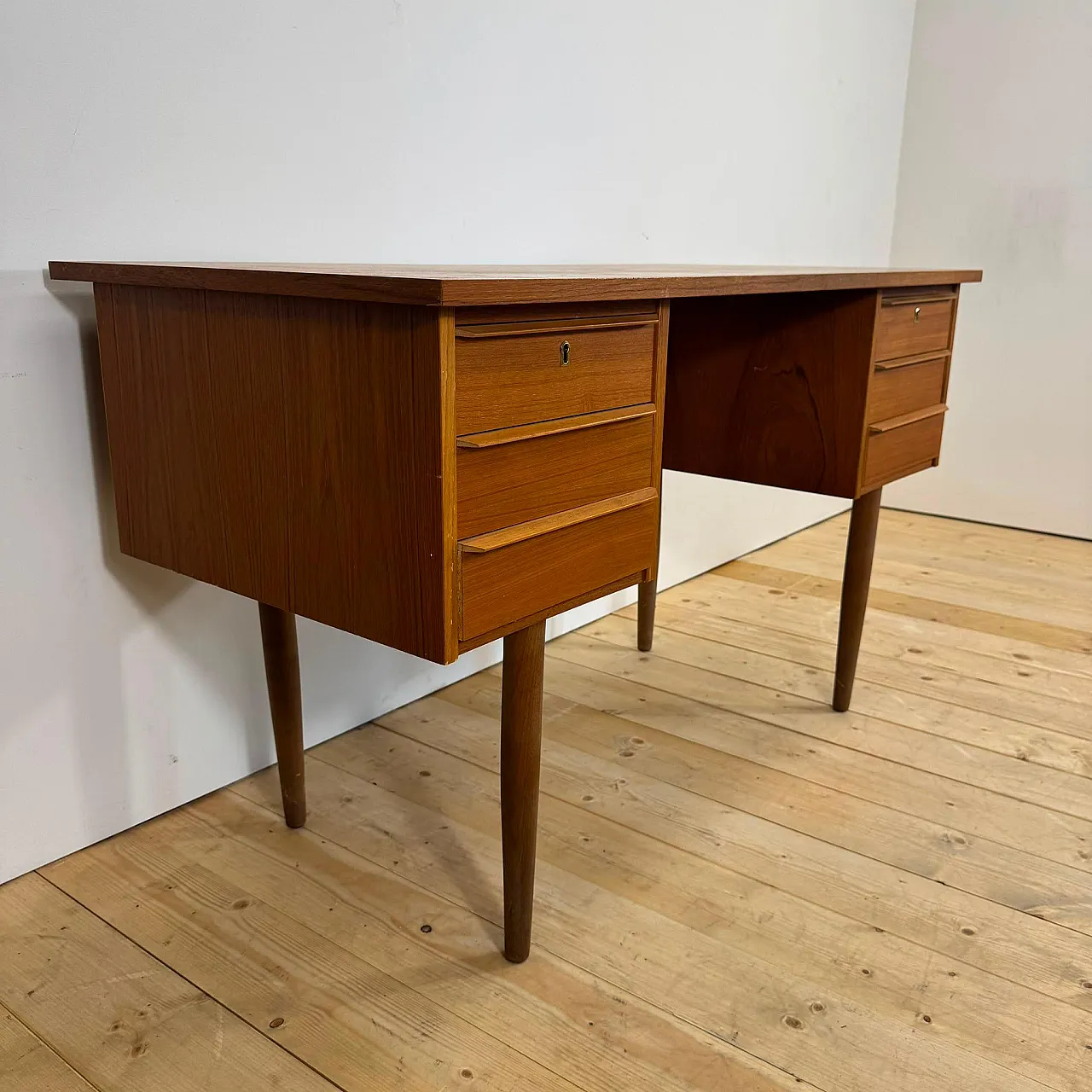 Scrittoio danese in teak, anni ’60 7