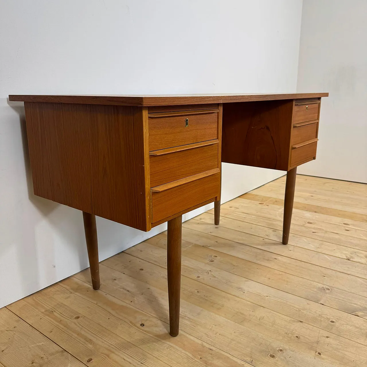 Scrittoio danese in teak, anni ’60 8