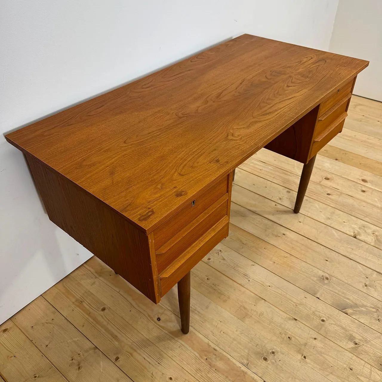 Scrittoio danese in teak, anni ’60 11
