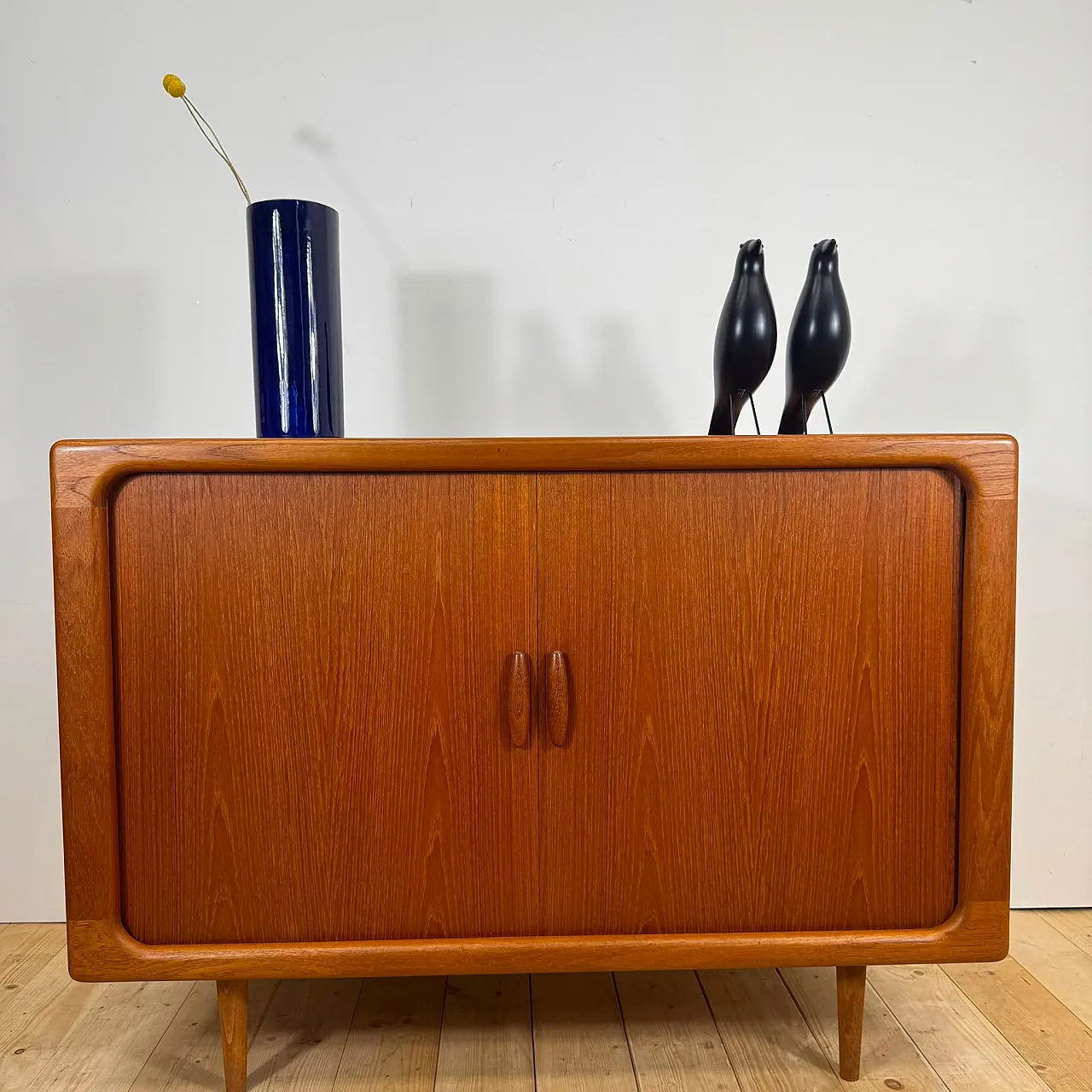 Sideboard Dyrlund in teak con ante a scomparsa, anni ’60 5