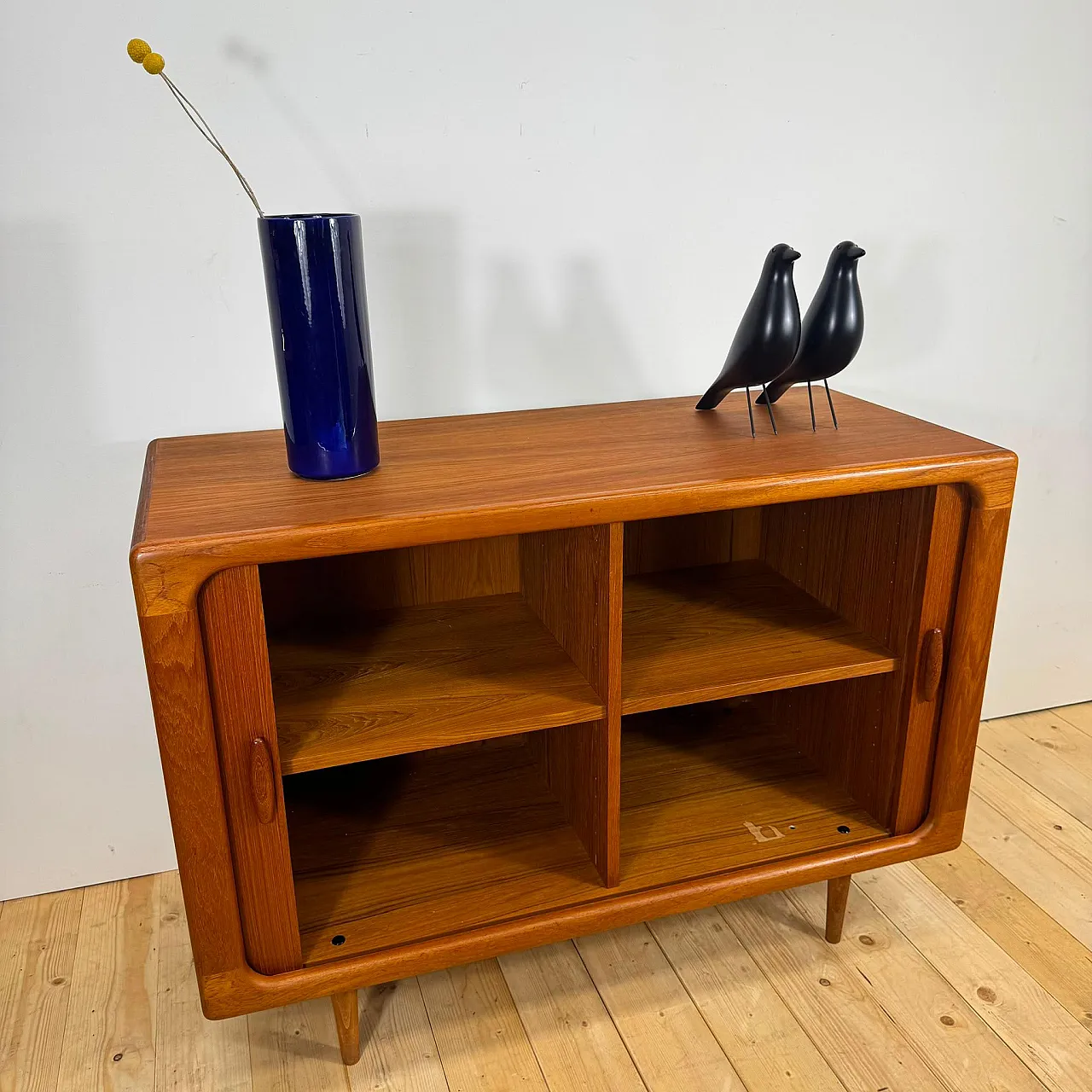 Sideboard Dyrlund in teak con ante a scomparsa, anni ’60 8