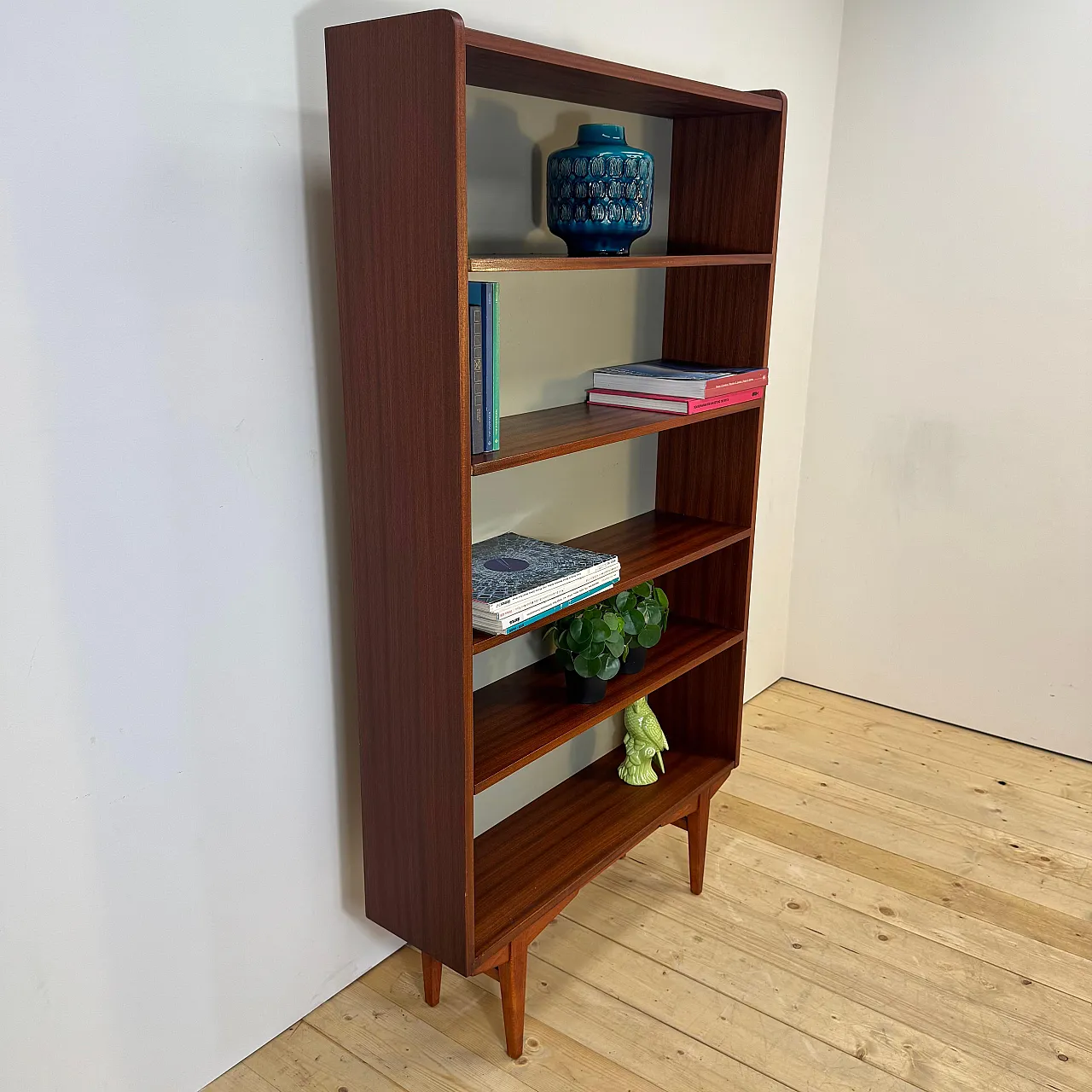 Libreria svedese in teak con cinque ripiani, anni ’60 2