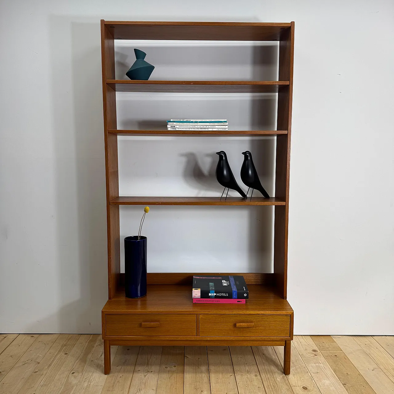 Libreria svedese in teak con due cassetti, anni ’60 3