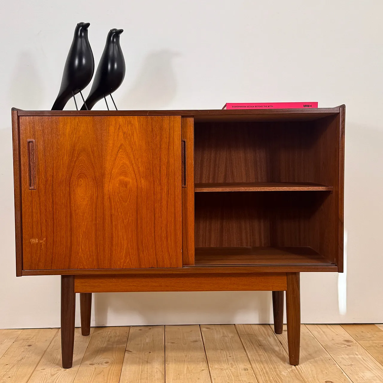 Sideboard danese compatto in teak, anni ’60 9