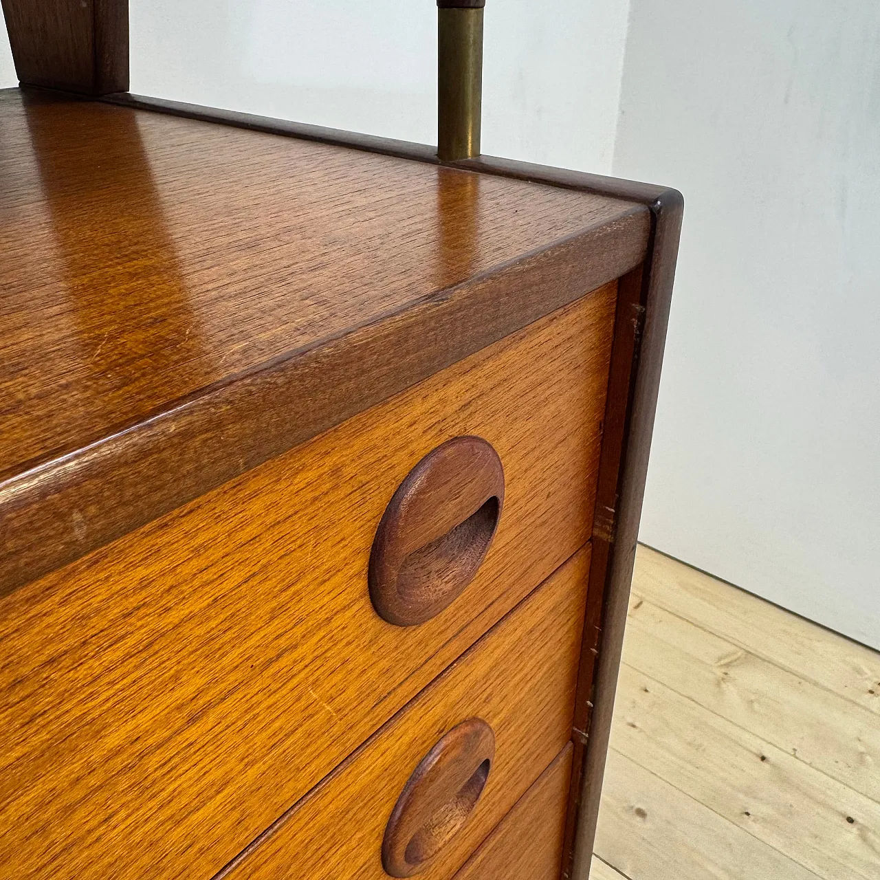 Highboard danese in teak con ante scorrevoli e cassetti, anni ’60 3
