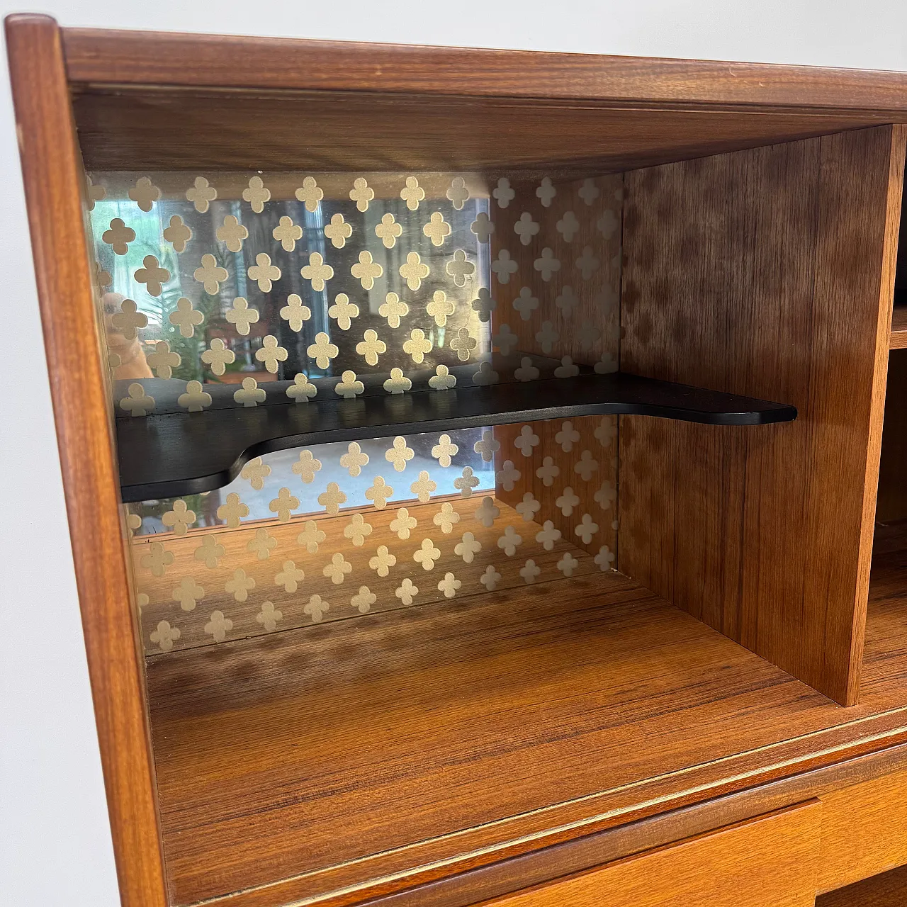 Highboard danese in teak con ante scorrevoli e cassetti, anni ’60 10