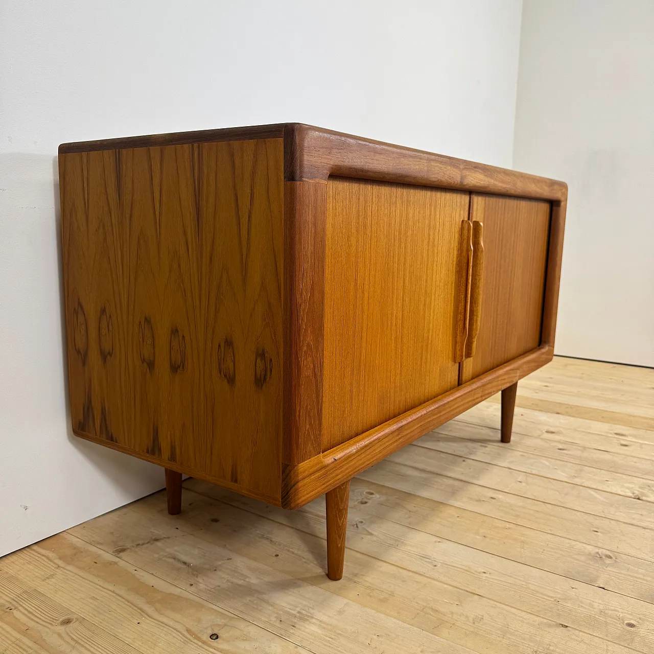 Sideboard Dyrlund in teak con ante a scomparsa e cassetti, anni ’60 4