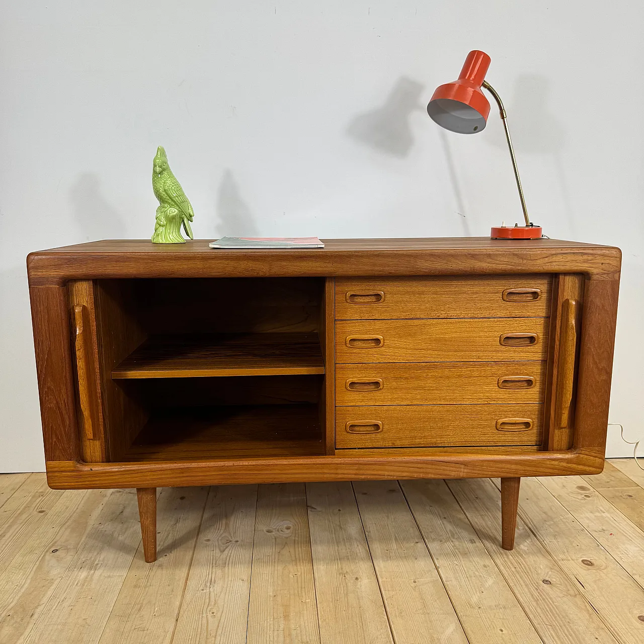 Sideboard Dyrlund in teak con ante a scomparsa e cassetti, anni ’60 6