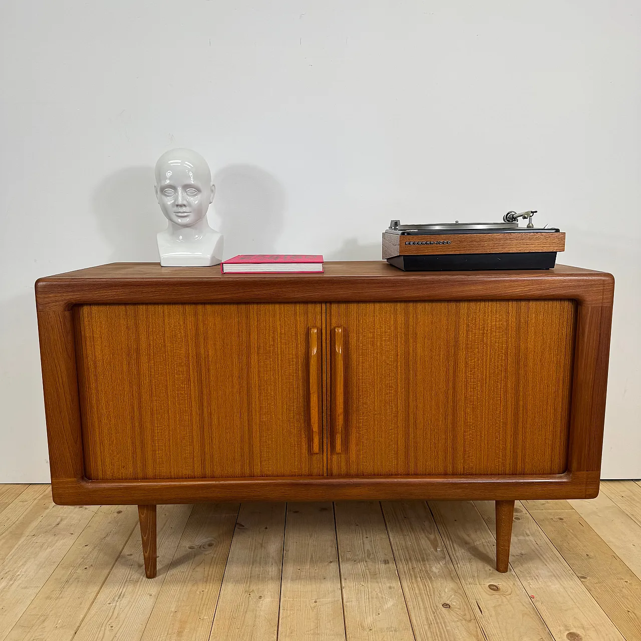 Sideboard Dyrlund in teak con ante a scomparsa, anni '60 2