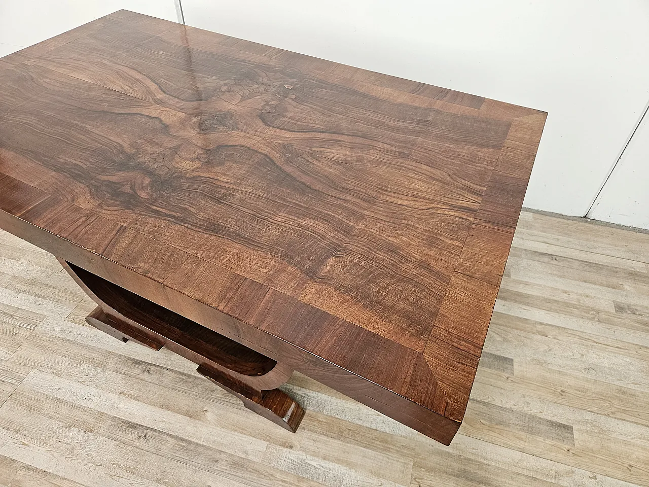 Art Deco dining table in walnut, 1940 2