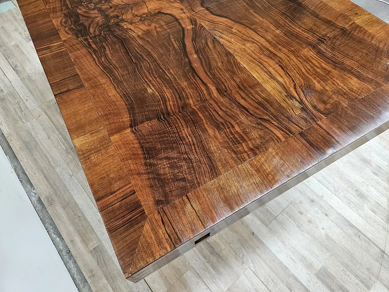Art Deco dining table in walnut, 1940 4
