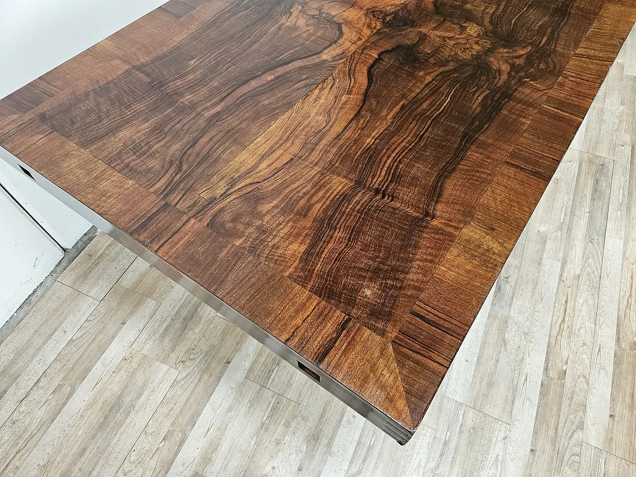 Art Deco dining table in walnut, 1940 5