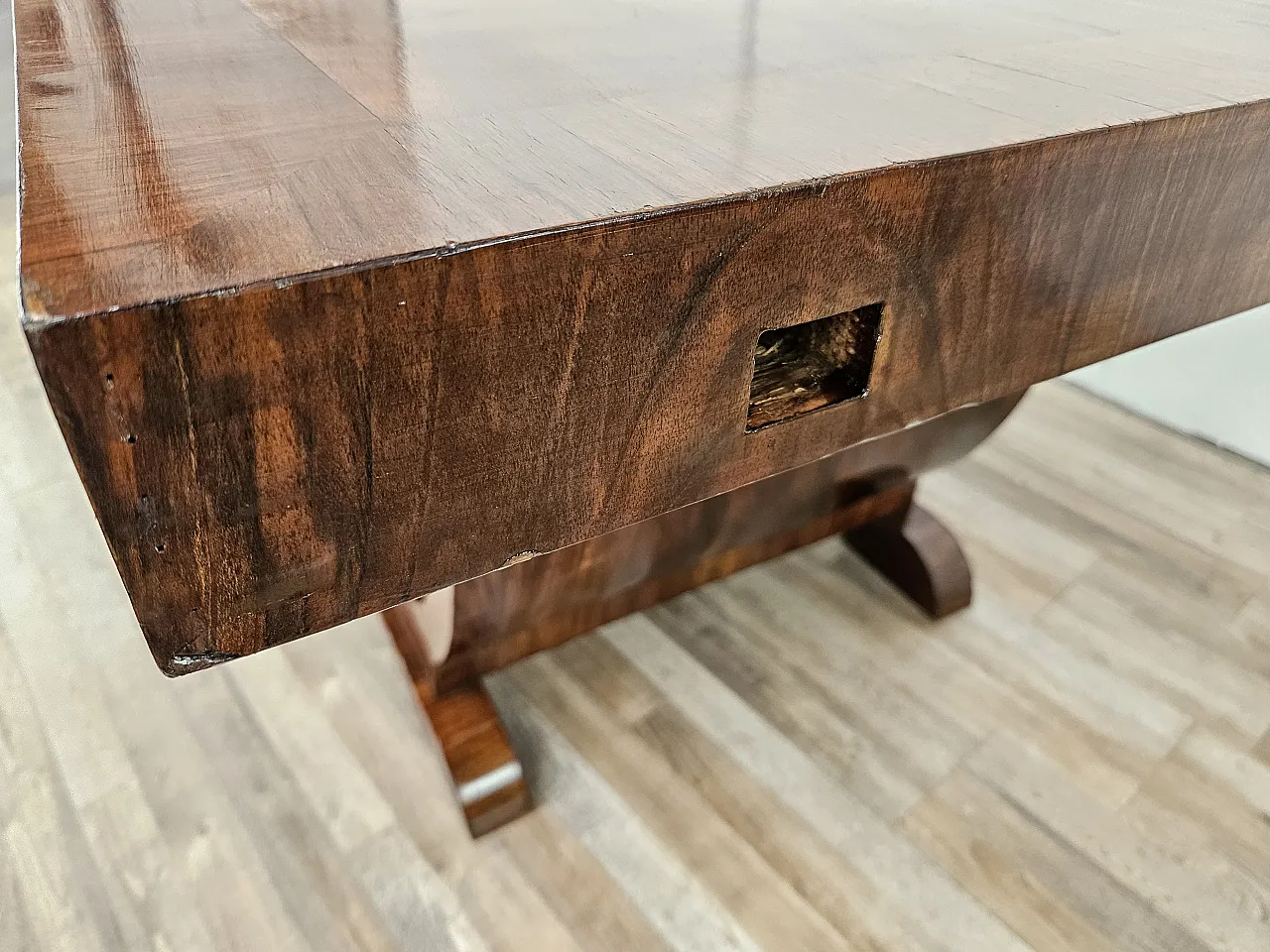 Art Deco dining table in walnut, 1940 12