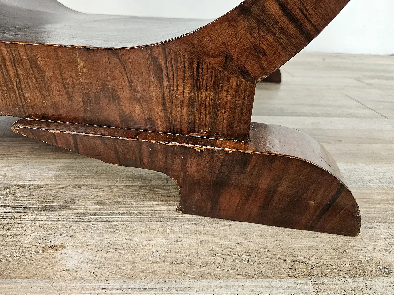 Art Deco dining table in walnut, 1940 20