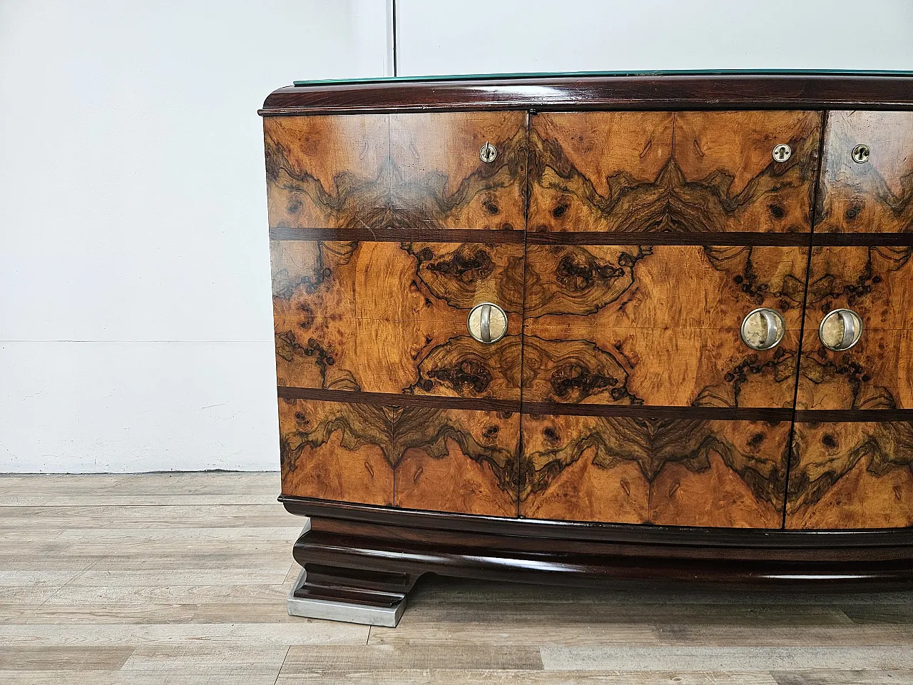 1940s Art Deco Milanese sideboard in briarwood and mirror 9