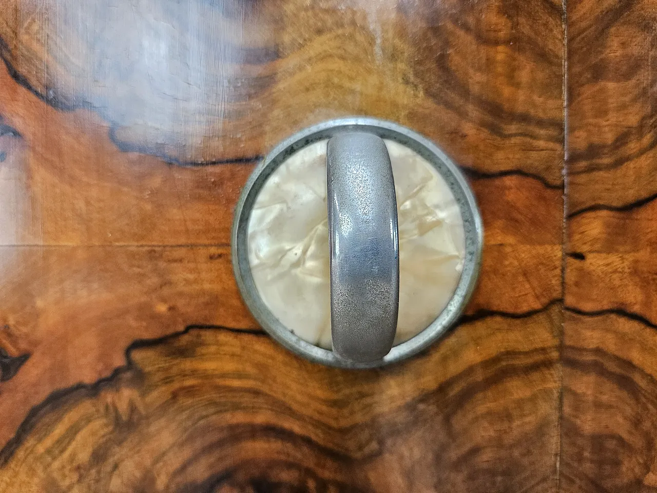 1940s Art Deco Milanese sideboard in briarwood and mirror 11