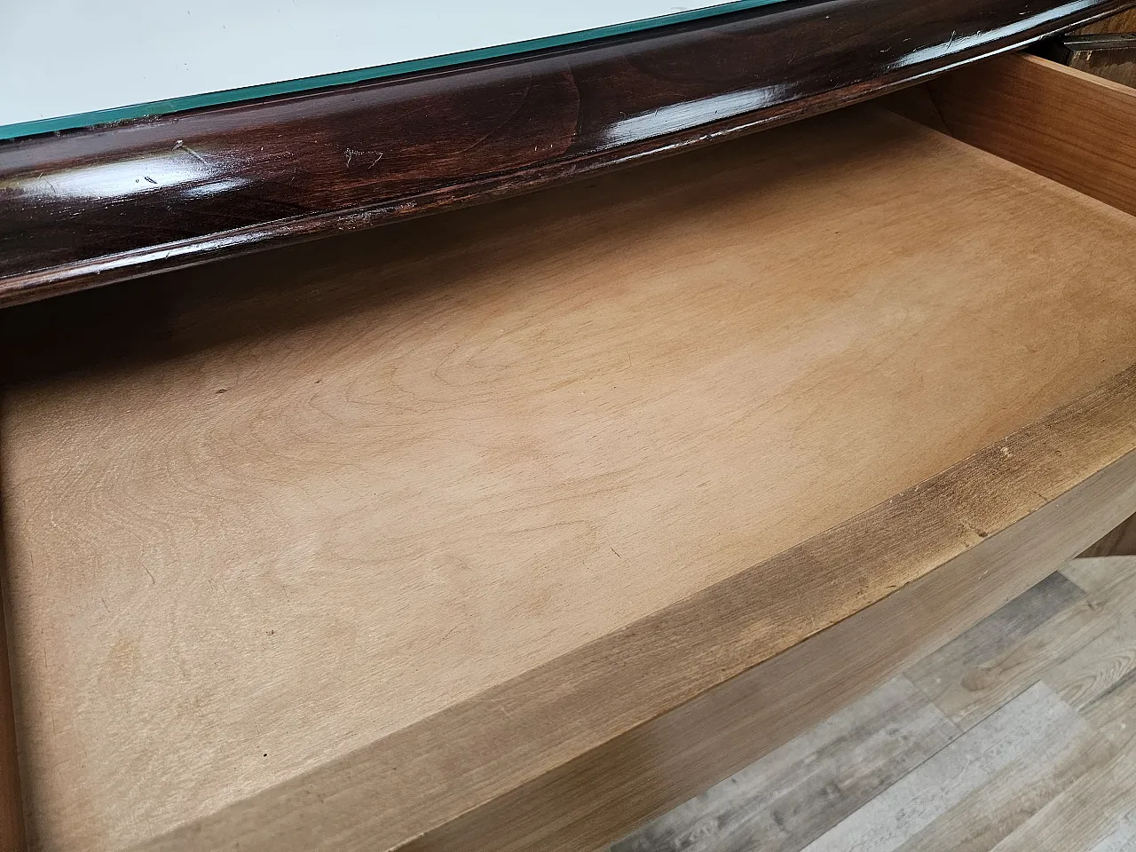 1940s Art Deco Milanese sideboard in briarwood and mirror 19