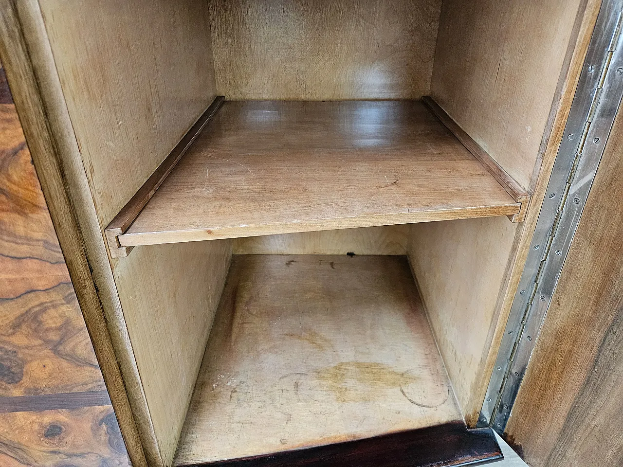 1940s Art Deco Milanese sideboard in briarwood and mirror 23