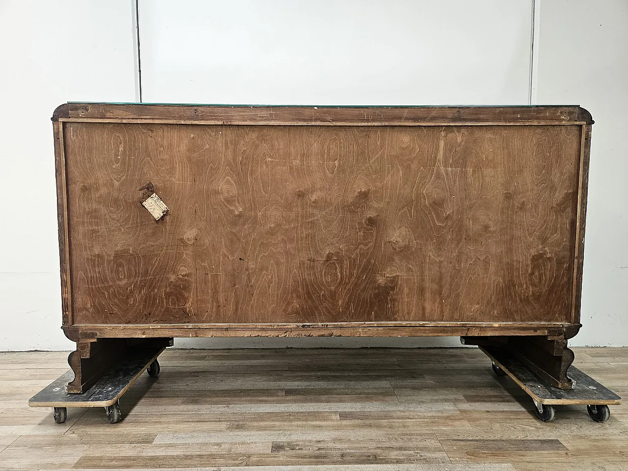 1940s Art Deco Milanese sideboard in briarwood and mirror 29