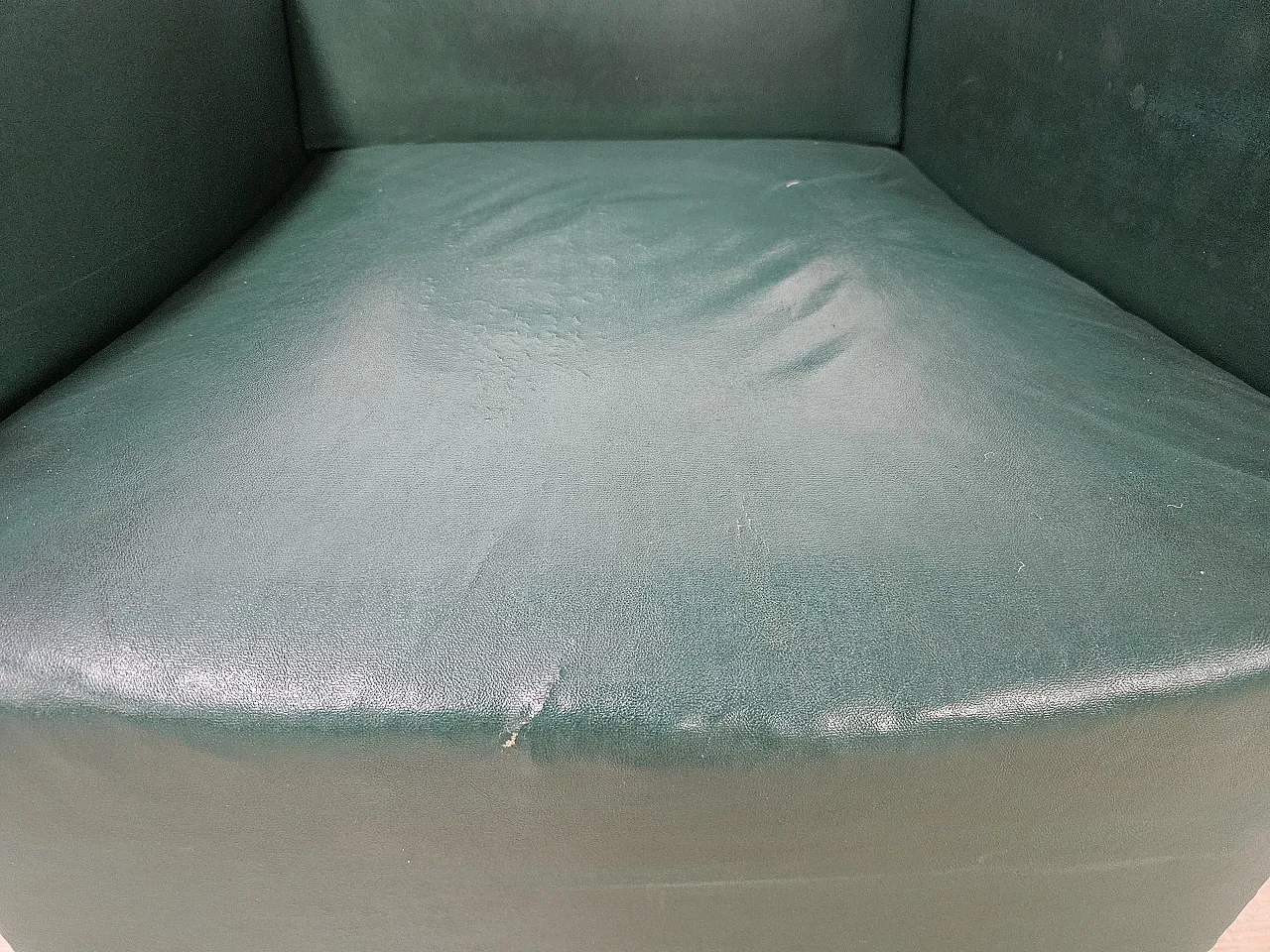 Coppia di poltrone Art Déco in noce ed ecopelle verde, 1940 13