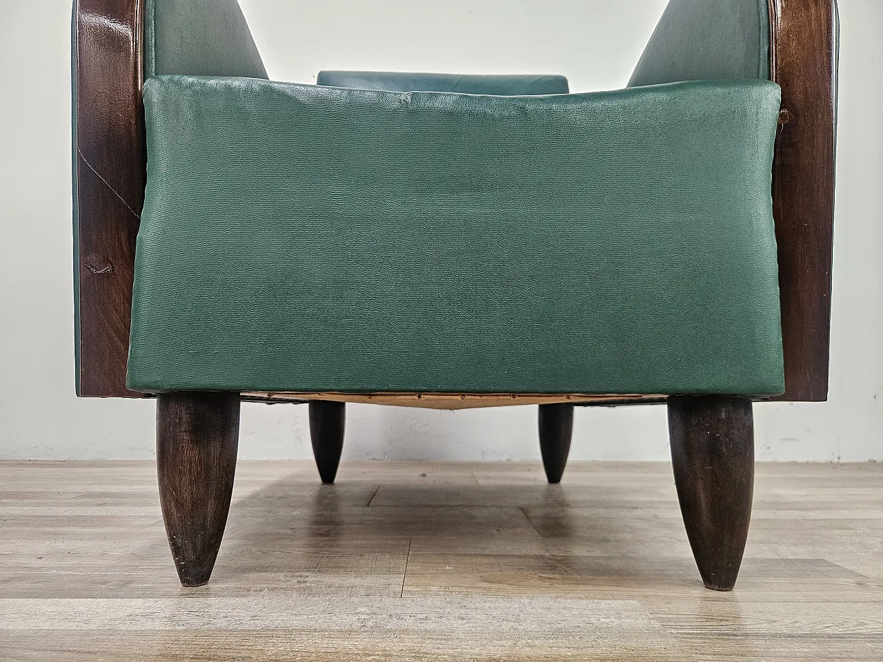 Coppia di poltrone Art Déco in noce ed ecopelle verde, 1940 15