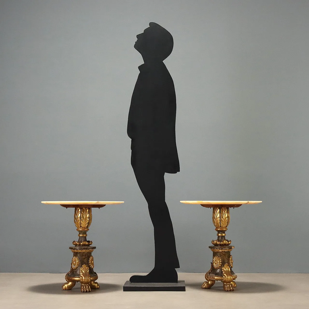 Pair of coffee tables in alabaster and carved wood, 19th century 2