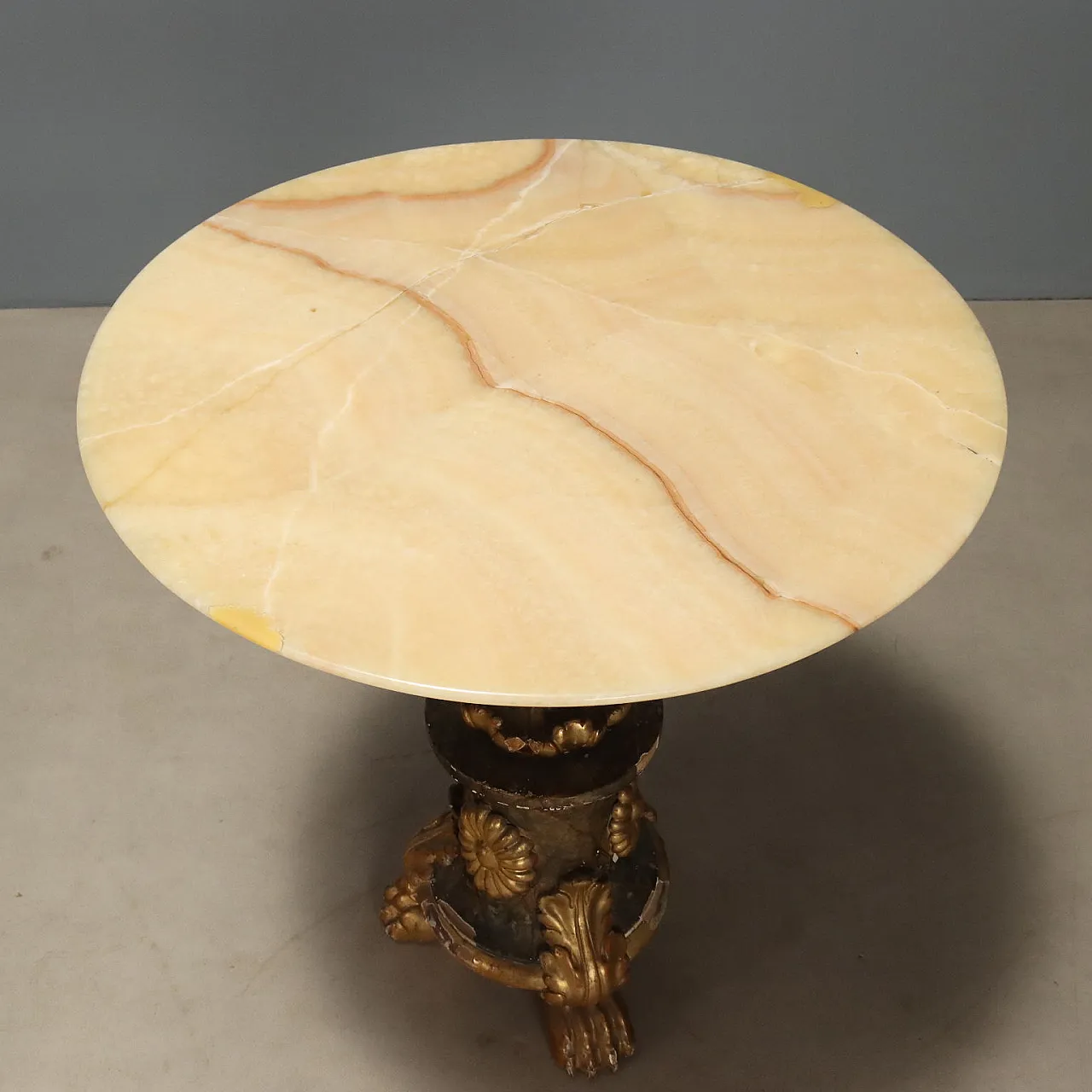 Pair of coffee tables in alabaster and carved wood, 19th century 8