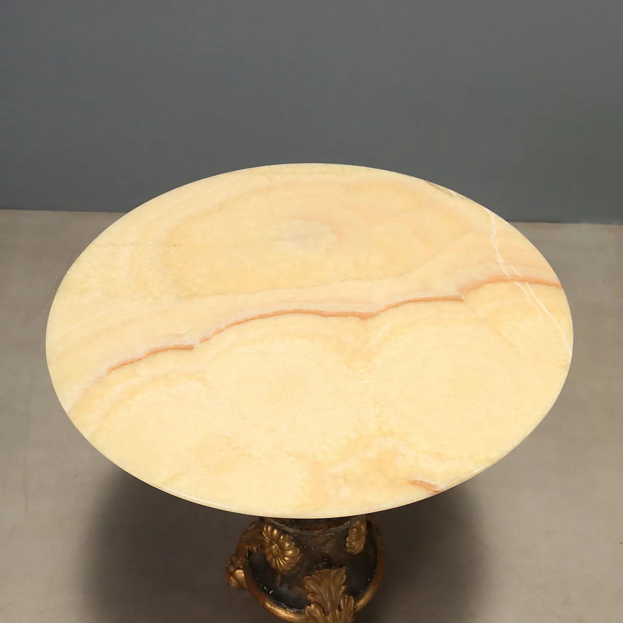 Pair of coffee tables in alabaster and carved wood, 19th century 9