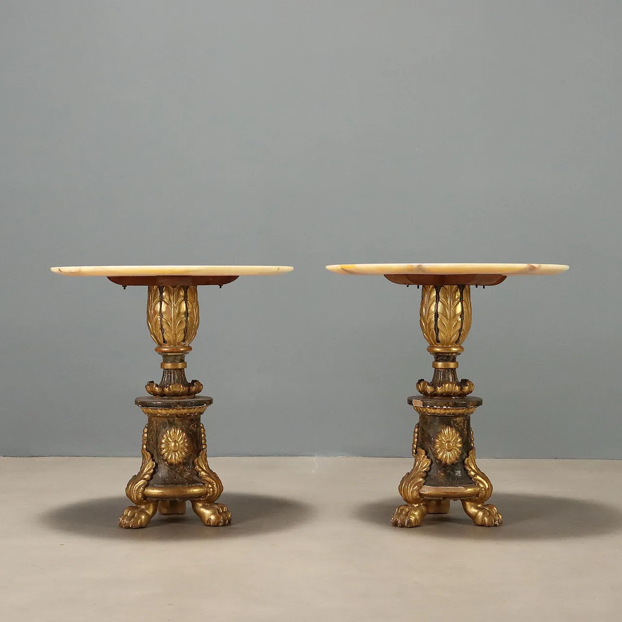 Pair of coffee tables in alabaster and carved wood, 19th century 10