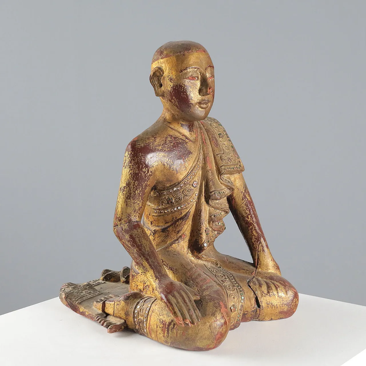 Scultura di monaco in legno laccato e dorato, '900 1
