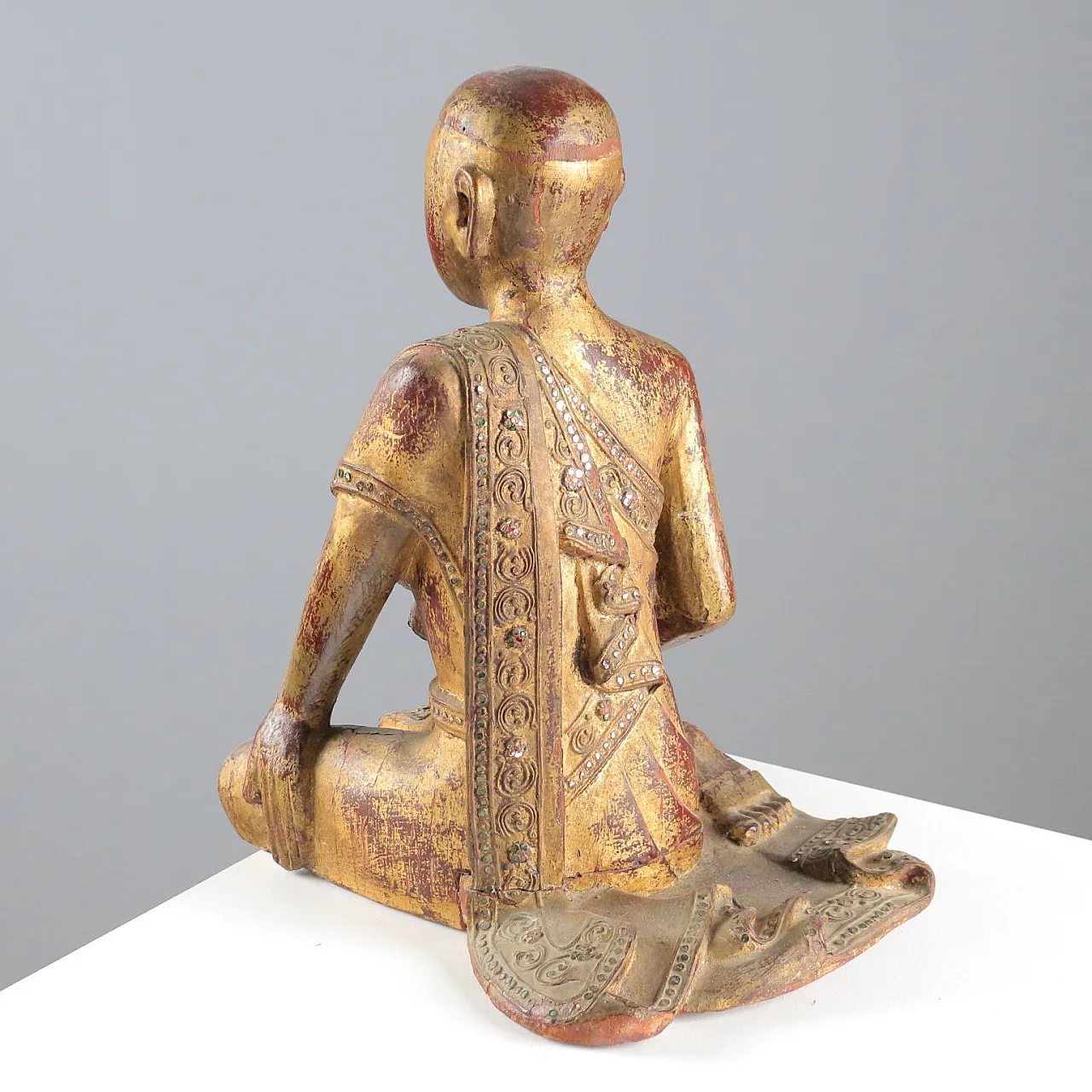 Scultura di monaco in legno laccato e dorato, '900 3