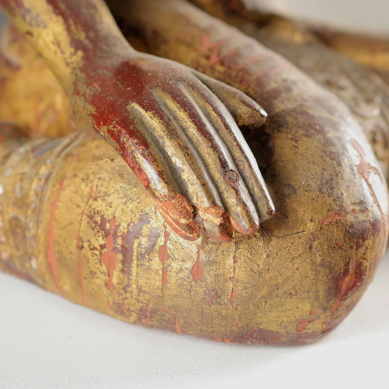 Scultura di monaco in legno laccato e dorato, '900 8