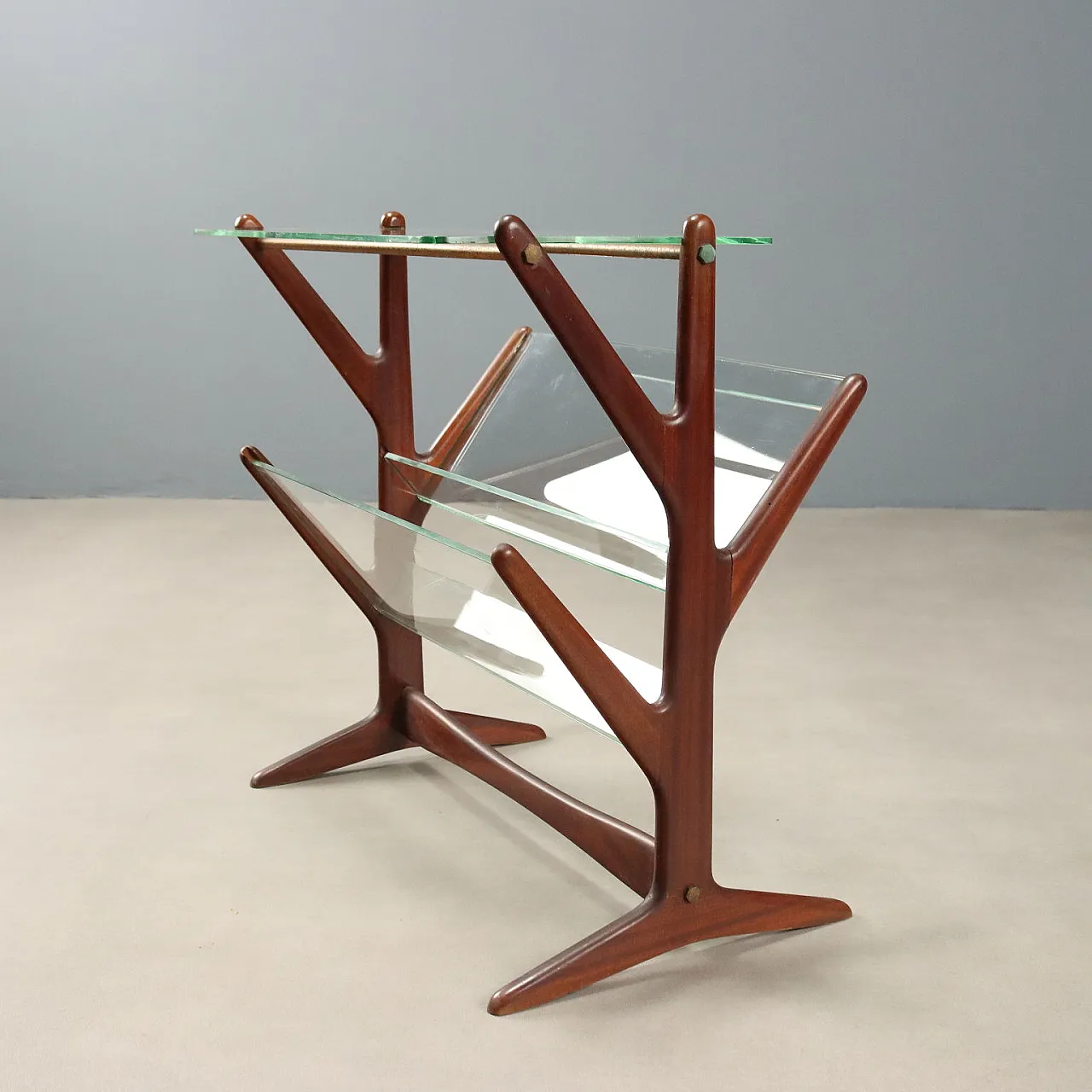 Magazine rack in wood and glass, 1950s 5