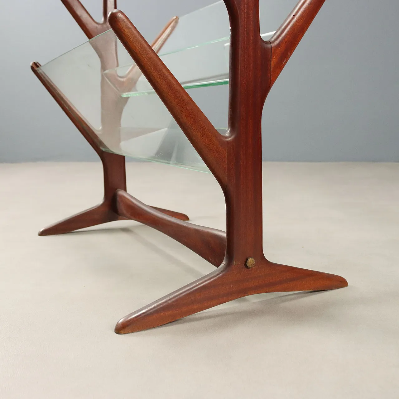 Magazine rack in wood and glass, 1950s 10