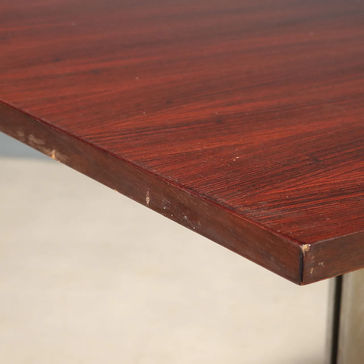 Tavolo con base in metallo, anni '60 4