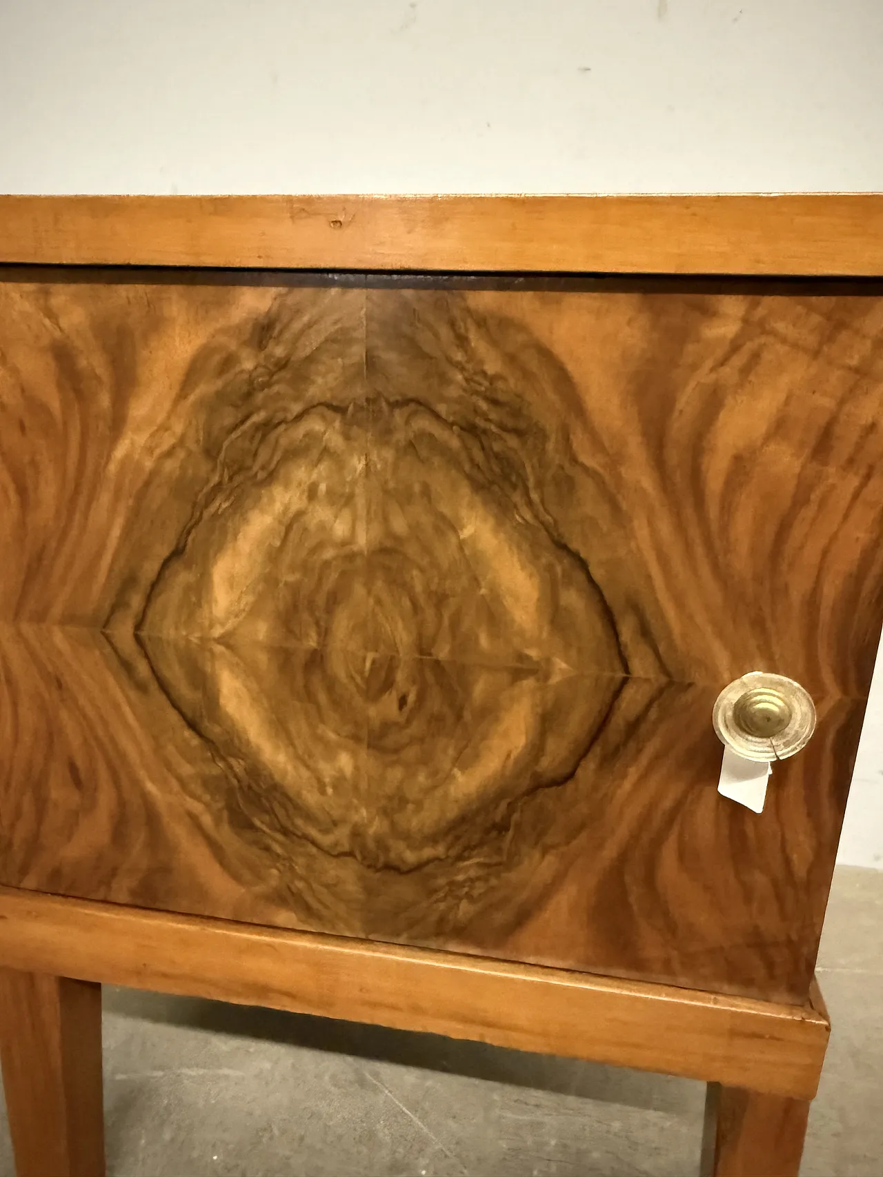 Art Deco bedside table in restored walnut, 1940 3