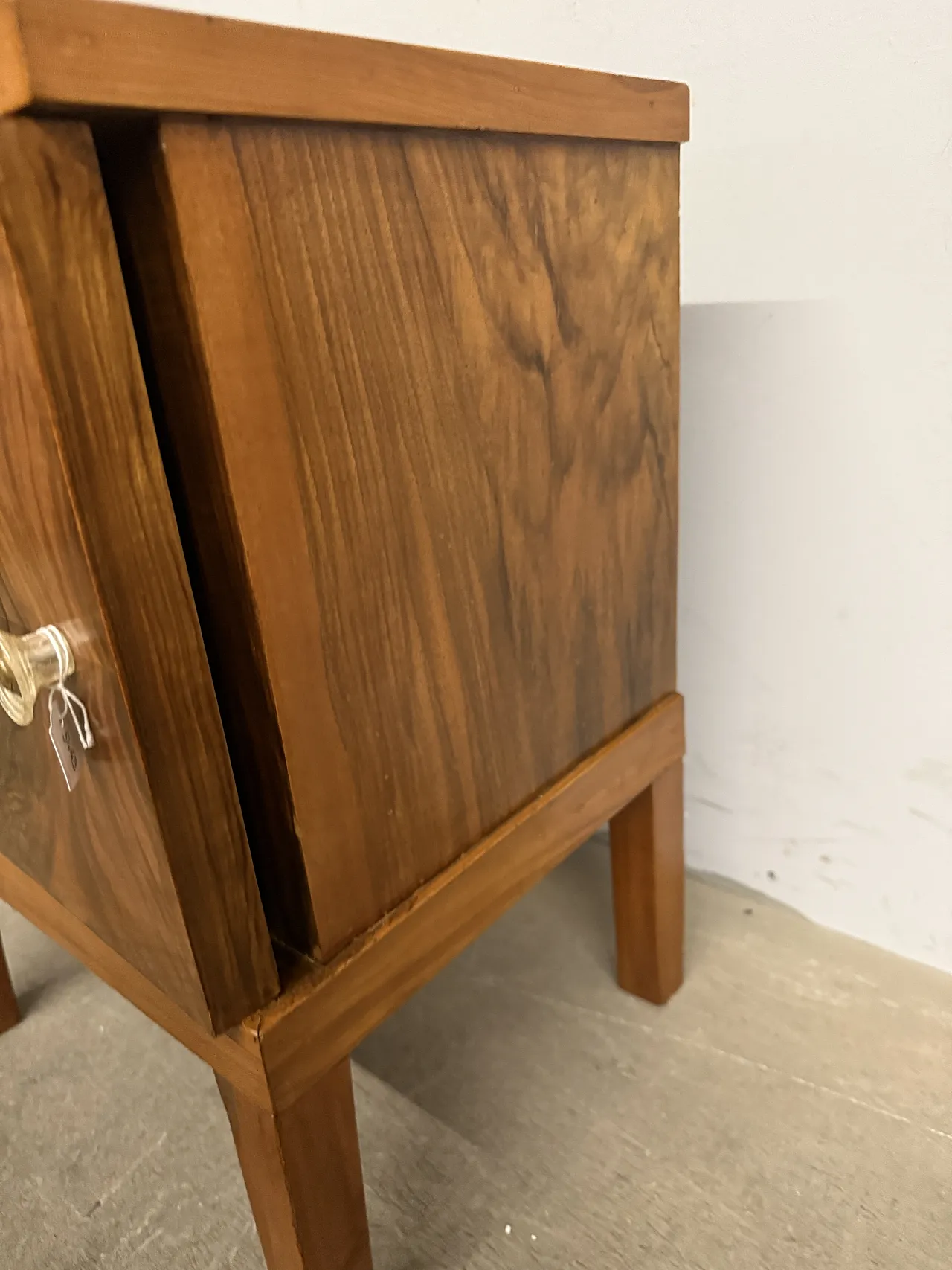 Art Deco bedside table in restored walnut, 1940 7