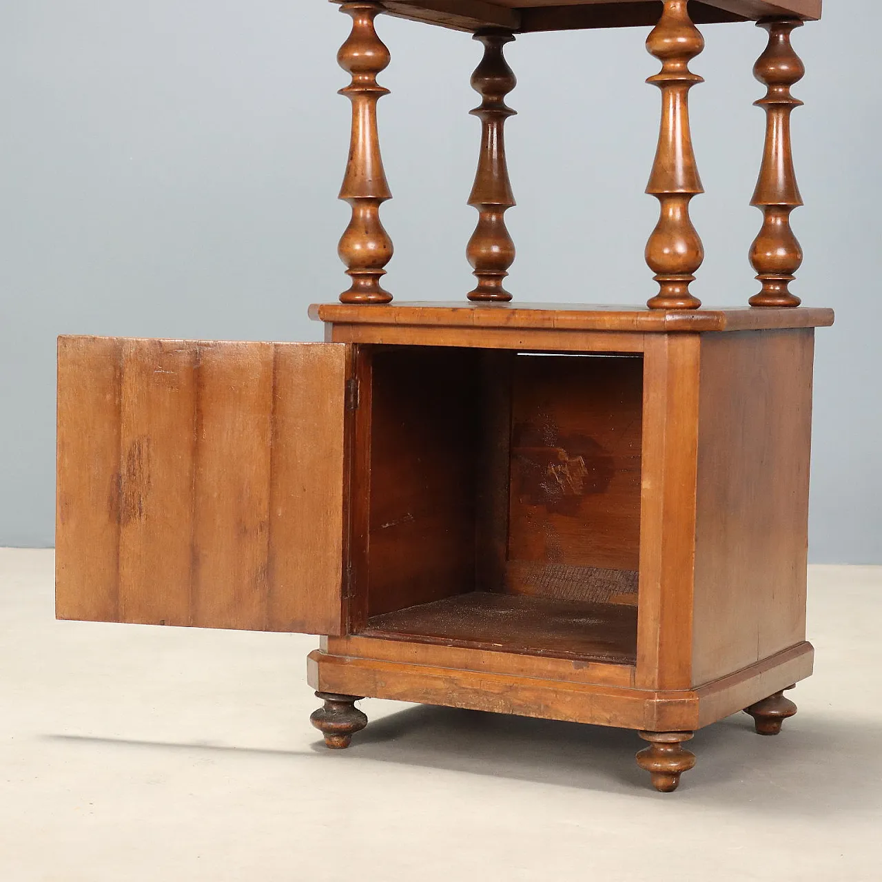 Louis Philippe bedside table in walnut, late 19th century 3