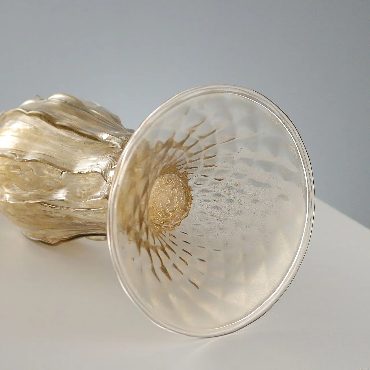 Murano glass vase with gold leaf inclusions, 20th century 10