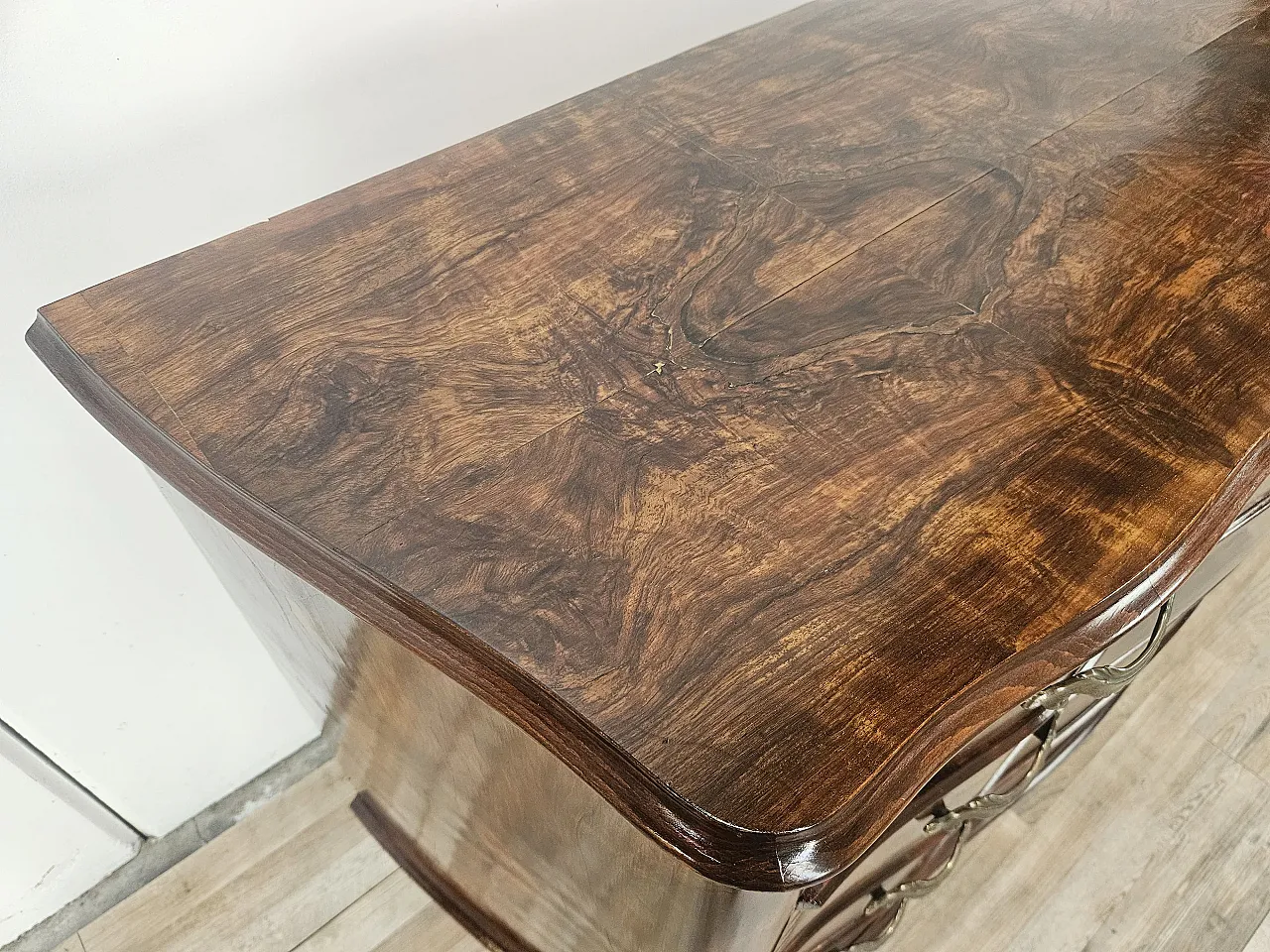 Comò Chippendale in radica di noce anni '40 7