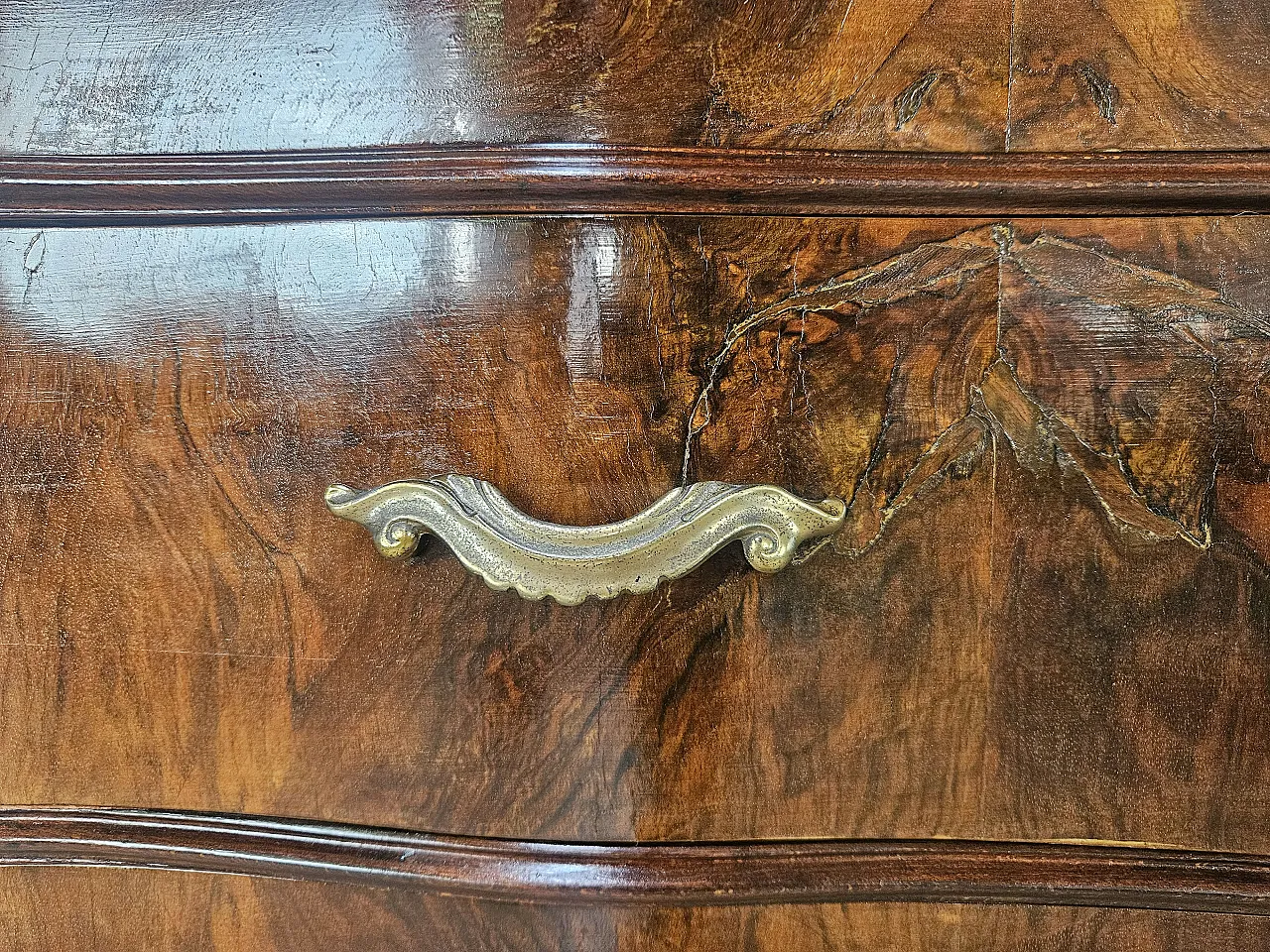 Comò Chippendale in radica di noce anni '40 12