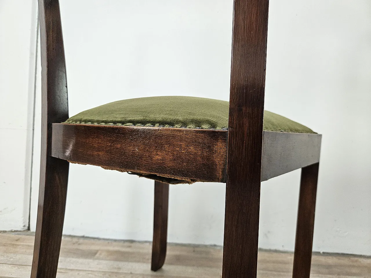 6 Art Deco dining room chairs in walnut and fabric, 40s 12