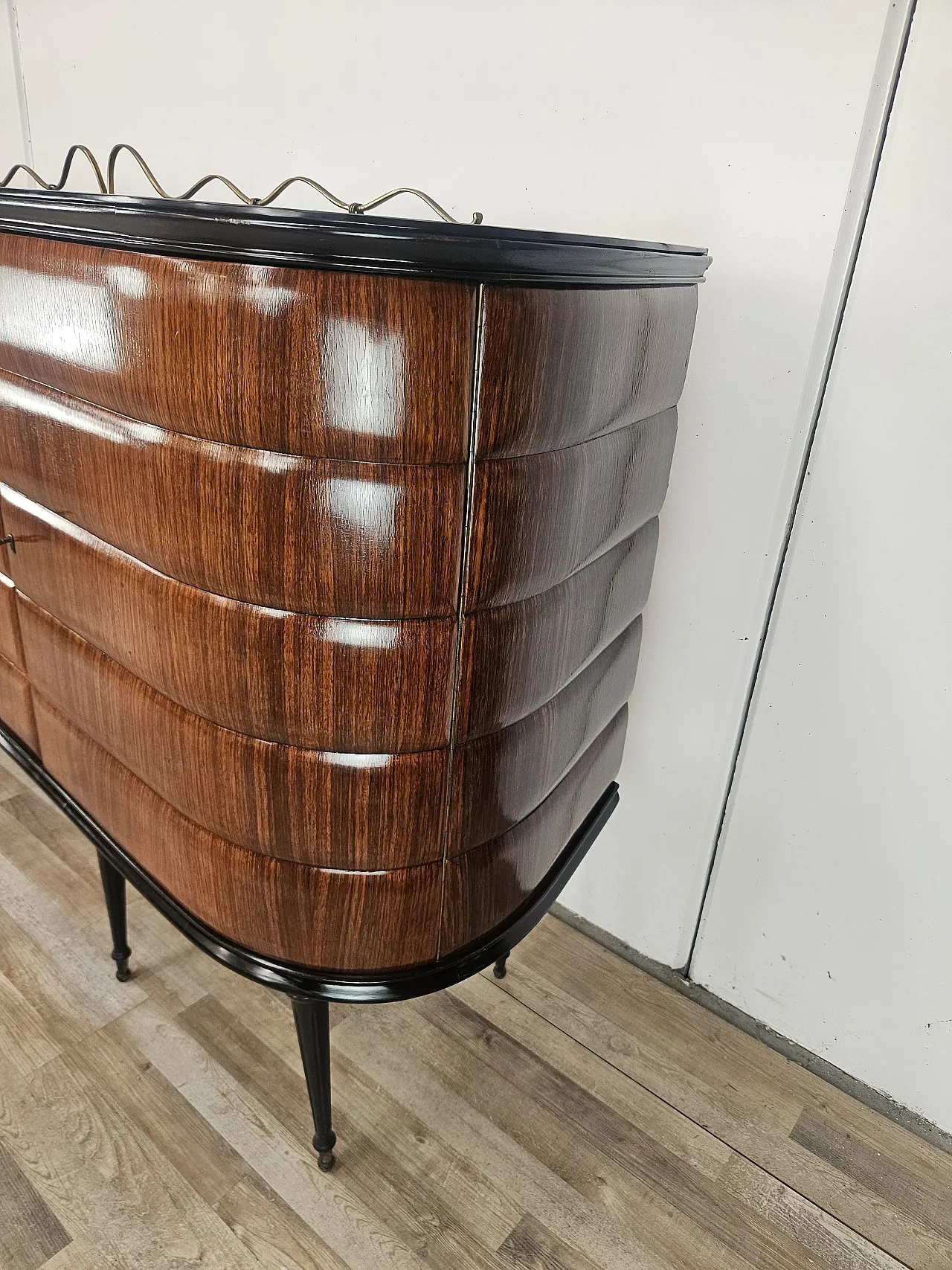 Credenza di Vittorio Dassi in palissandro e vetro nero, 1940 2