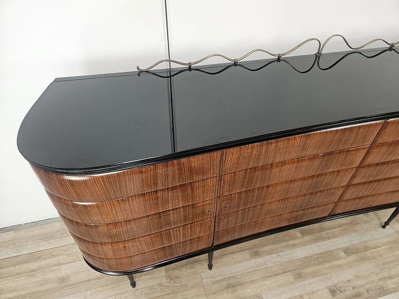 Credenza di Vittorio Dassi in palissandro e vetro nero, 1940 4