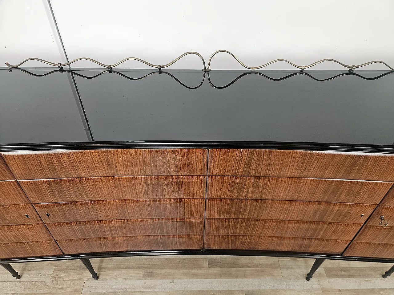Credenza di Vittorio Dassi in palissandro e vetro nero, 1940 5