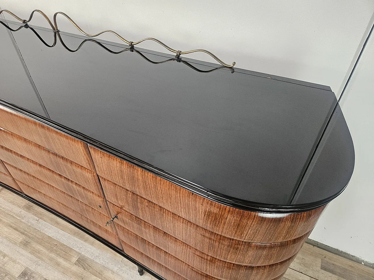Credenza di Vittorio Dassi in palissandro e vetro nero, 1940 6