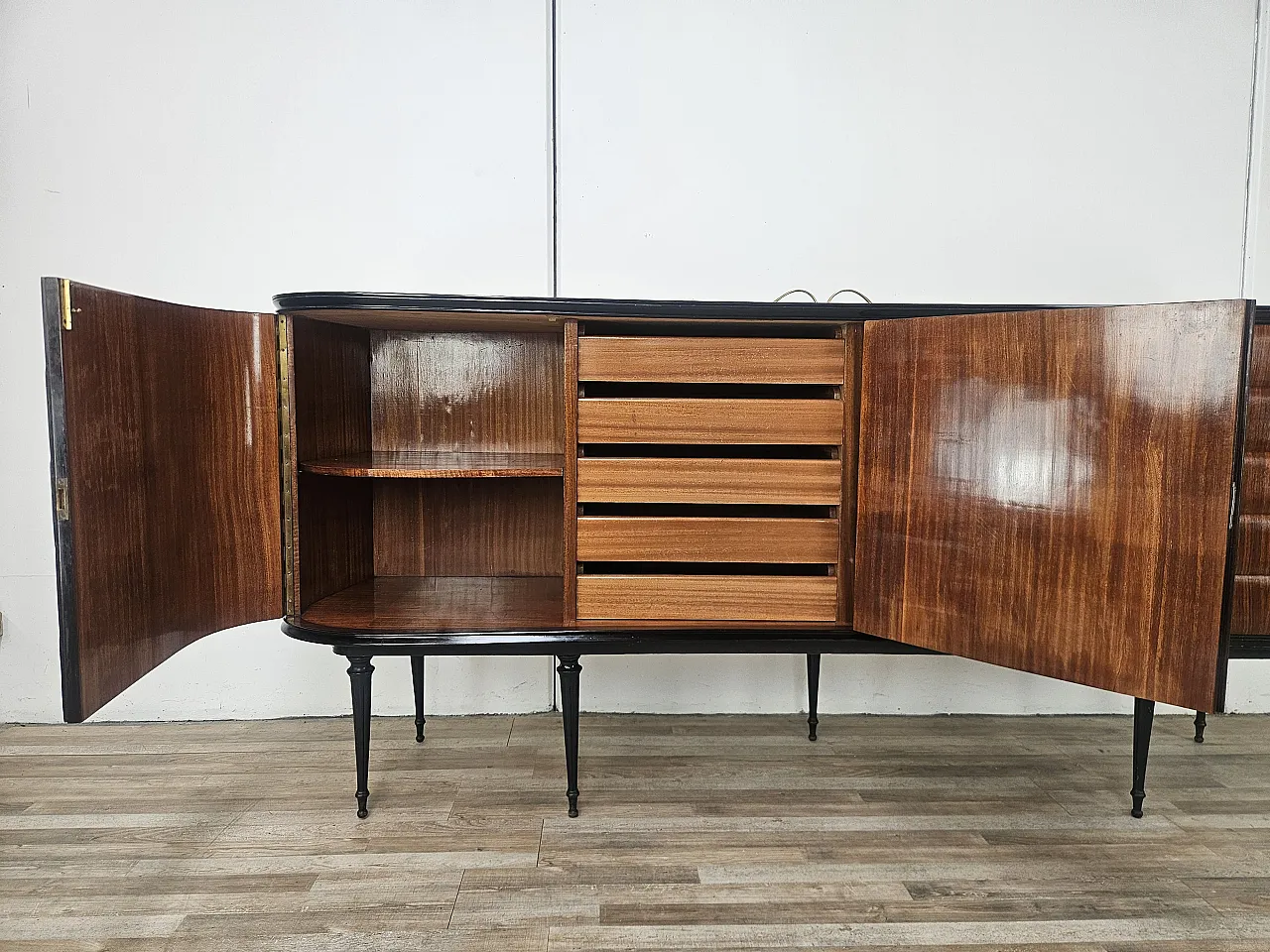 Credenza di Vittorio Dassi in palissandro e vetro nero, 1940 16