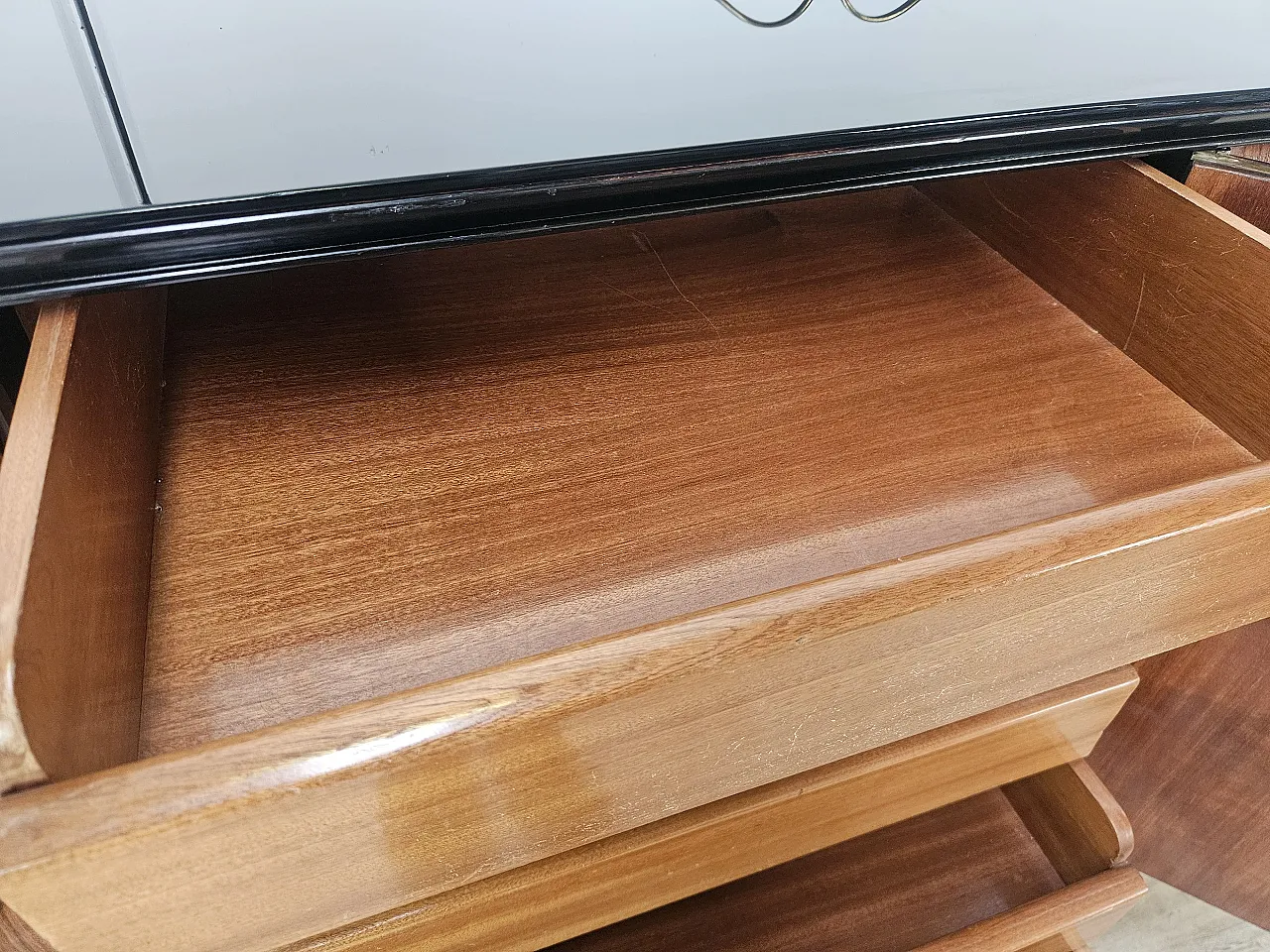 Credenza di Vittorio Dassi in palissandro e vetro nero, 1940 21